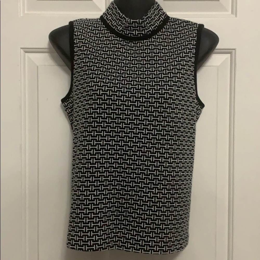 Leslie Fay sleeveless mock in black and white